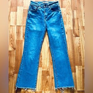 Levi’s 725 High Rise Boot Cut as 26 Blue